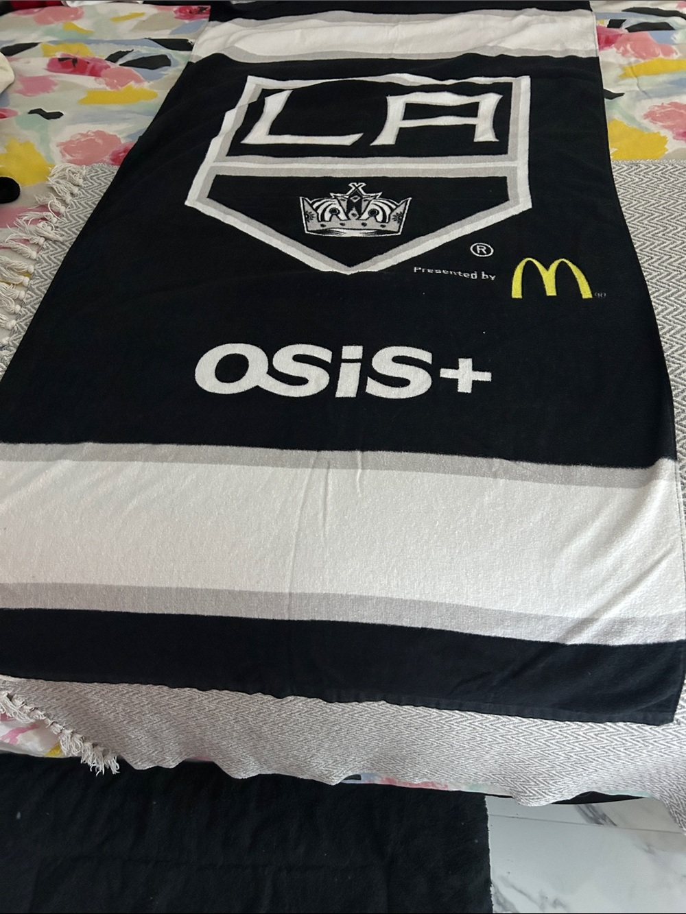 NHL Los Angeles Kings Black and White Beach Towel with Yellow Accent and T-shirt
